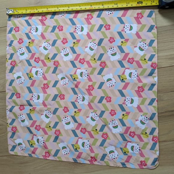 Kawaii Maneki-neko luck cat handkerchief - Picture 3 of 4